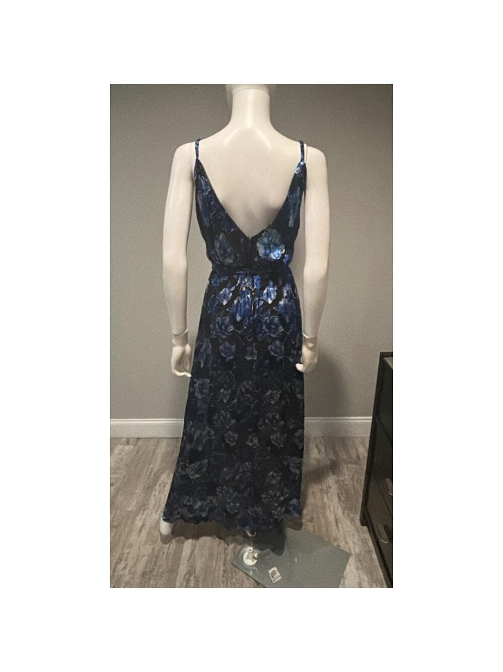 Alice + Olivia Blue Samantha Wrap Maxi Dress Size 6 - Picture 13 of 13